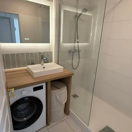 شقة With Terrace And Pool In لا روشيل